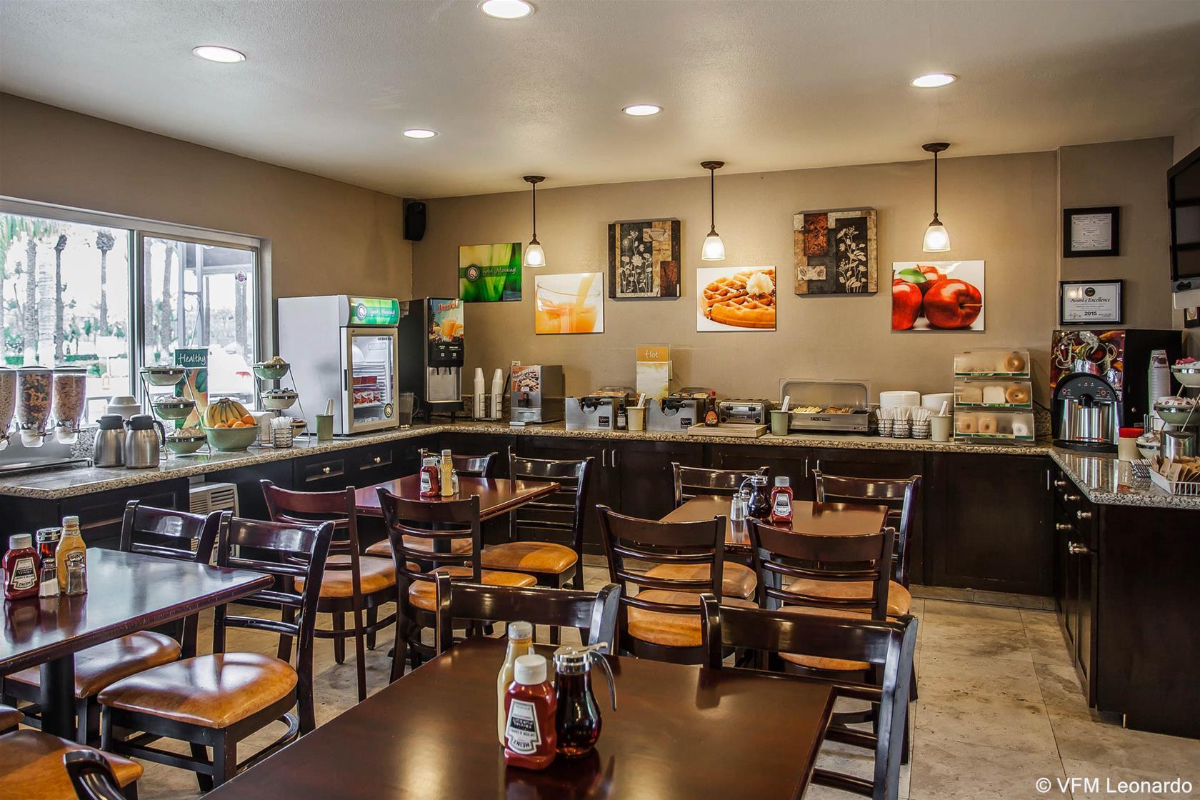 Quality Inn & Suites Anaheim At The Park Экстерьер фото