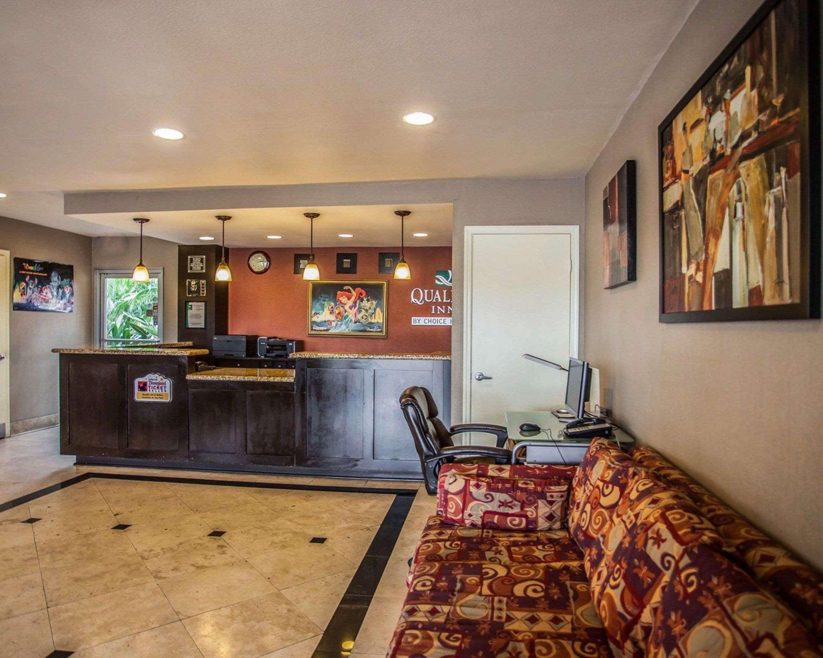 Quality Inn & Suites Anaheim At The Park Экстерьер фото