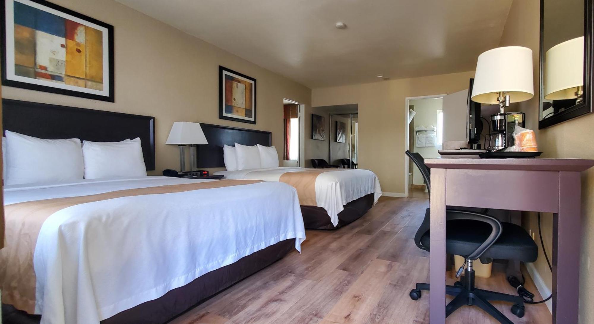 Quality Inn & Suites Anaheim At The Park Экстерьер фото