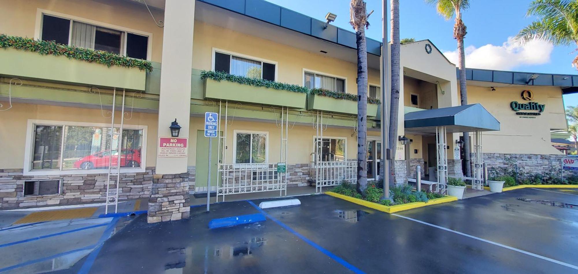 Quality Inn & Suites Anaheim At The Park Экстерьер фото